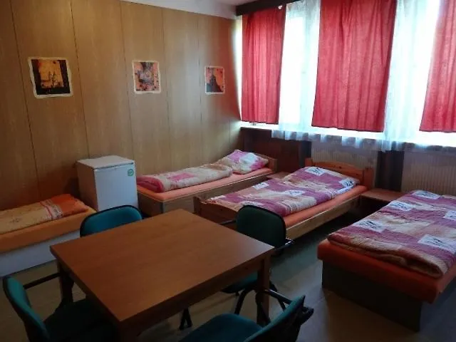 Monty Хостел Ржичани